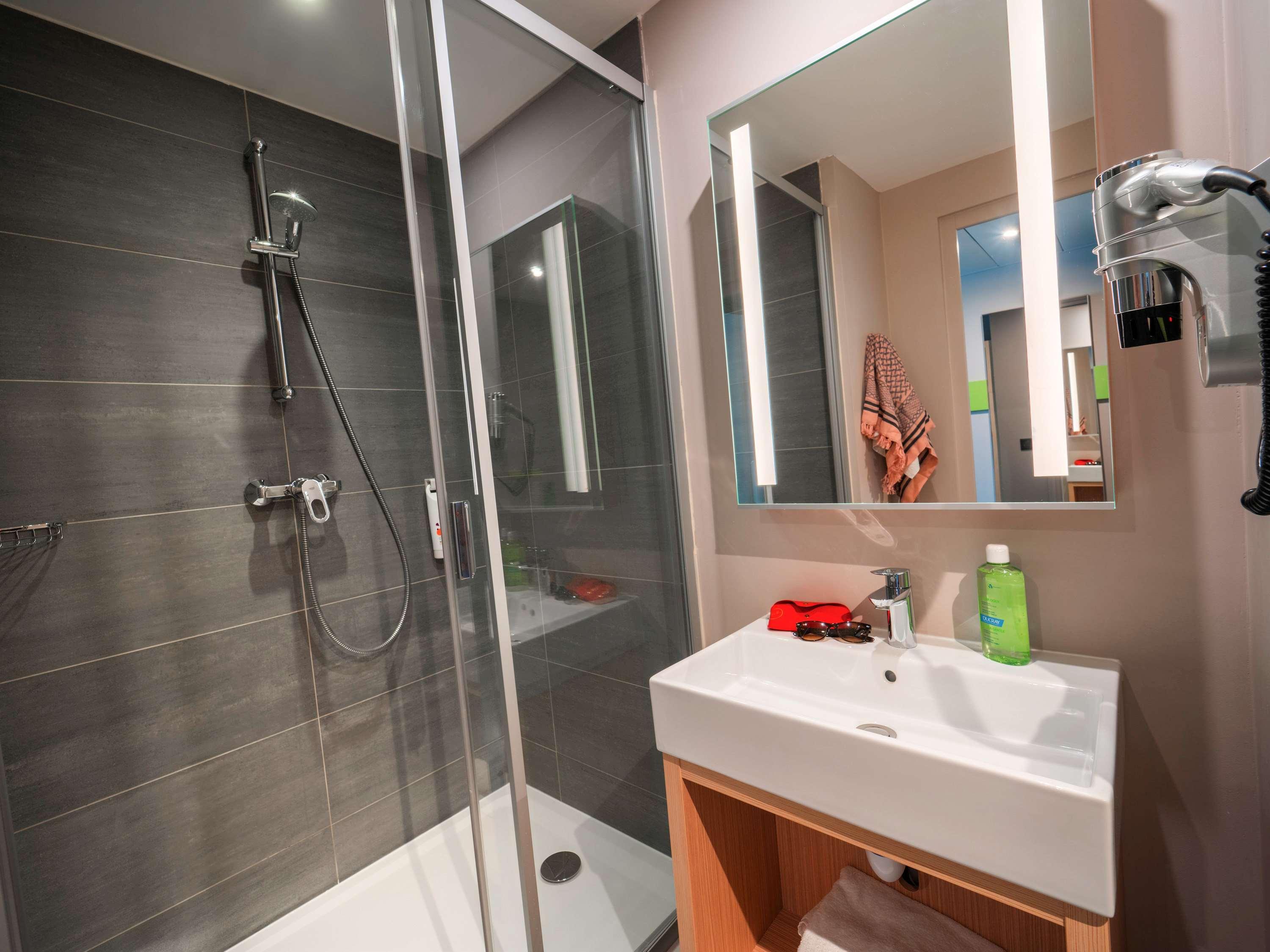 Ibis Styles Clamart Gare Grand Paris Экстерьер фото
